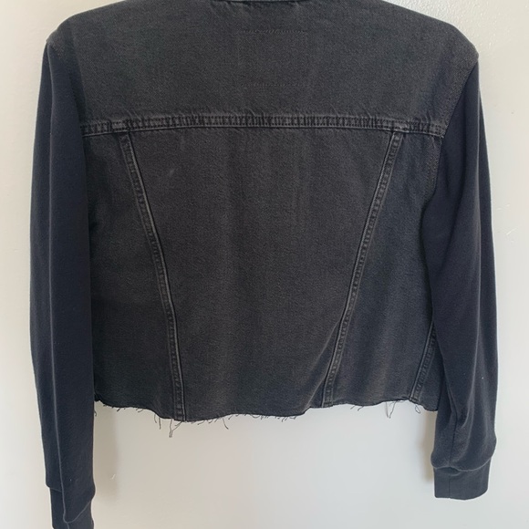 Levi’s Jean Jacket - Picture 8 of 9